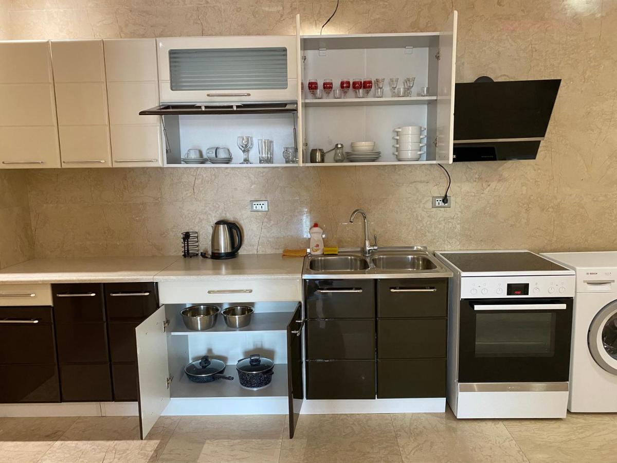 Apartment In Porta Batumi Tower Bagian luar foto